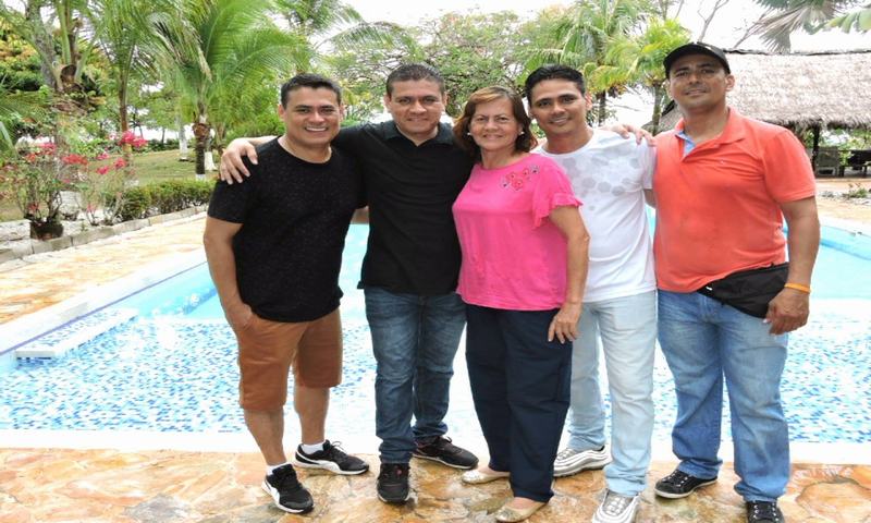 Cesar Leyton,  Javier Leyton, Marleny Álvarez, Ferney y Jhon Jairo Leyton.